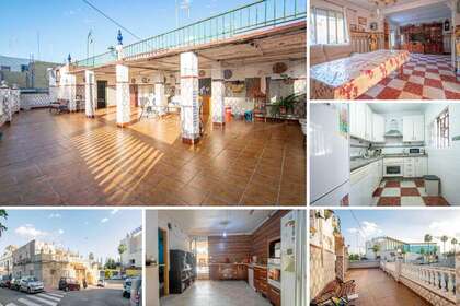 House for sale in Tomares, Aljarafe, Sevilla. 