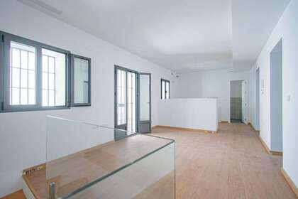 Flat for sale in Sevilla. 