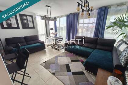 Apartment for sale in Ribeira, La Coruña (A Coruña). 