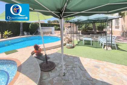 House for sale in Alicante/Alacant. 