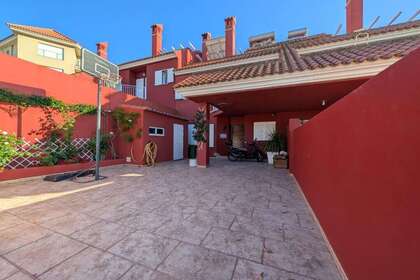 Cluster house in Línea de la Concepción (La), Cádiz. 