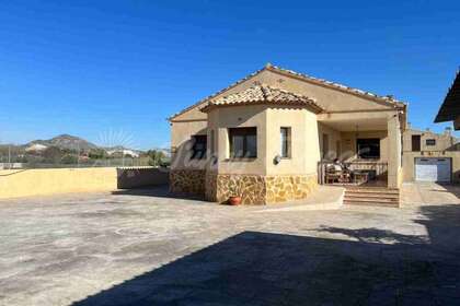 House for sale in Caudete, Albacete. 