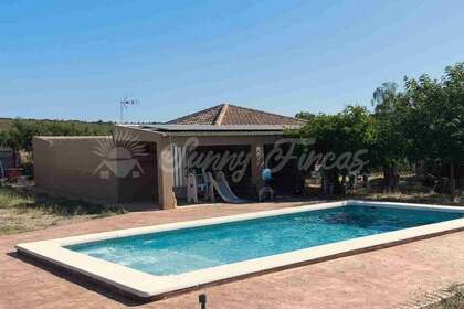 Country house for sale in Caudete, Albacete. 