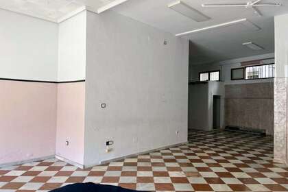 商业物业 出售 进入 Antequera, Málaga. 