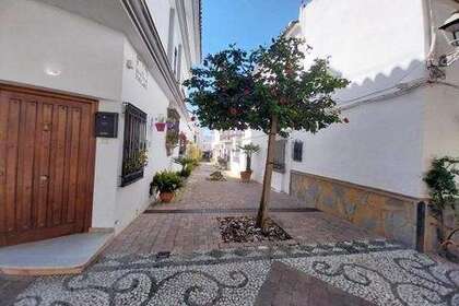 联排别墅 出售 进入 Estepona, Málaga. 