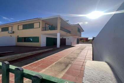 联排别墅 进入 Tarajalejo, Tuineje, Las Palmas, Fuerteventura. 