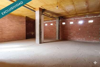 Commercial premise for sale in Huesca. 
