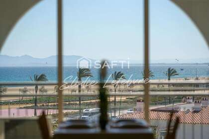 Duplex for sale in Empuriabrava, Girona. 