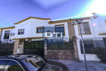 House for sale in Sevilla. 