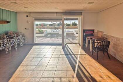 Commercial premise for sale in Canet d´En Berenguer, Valencia. 