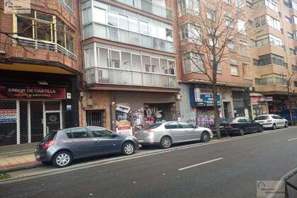 Commercial premise for sale in Valladolid. 