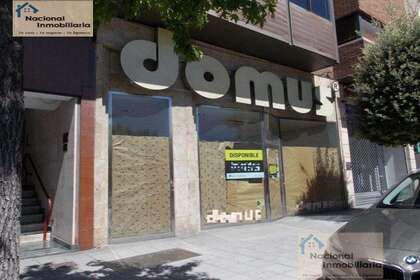 Commercial premise for sale in Valladolid. 