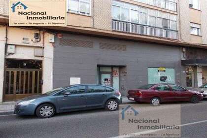 Commercial premise for sale in Valladolid. 
