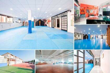 Local comercial venta en San Juan de Aznalfarache, Aljarafe, Sevilla. 