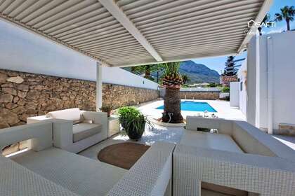 House for sale in Dénia, Alicante. 