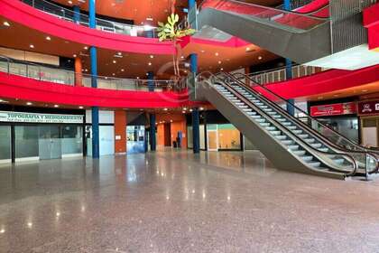 Commercial premise for sale in Toledo. 