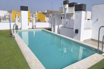 Flat in Sevilla. 