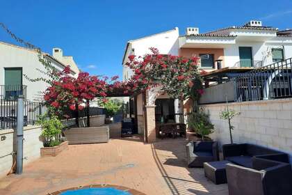 Huse til salg i Alcaucín, Málaga. 