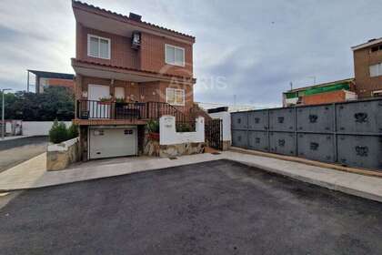 House for sale in Mocejón, Toledo. 
