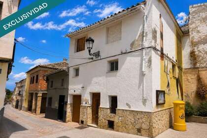 House for sale in Teresa de Cofrentes, Valencia. 