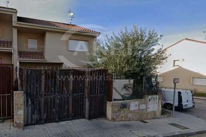 House for sale in Venturada, Madrid. 