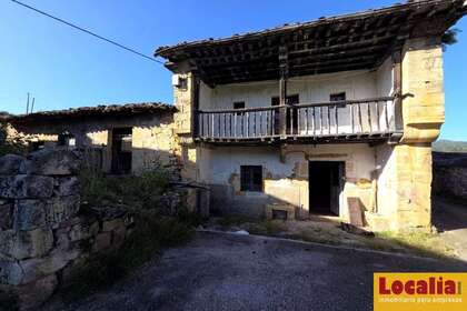 House for sale in Herrerías, Cantabria. 