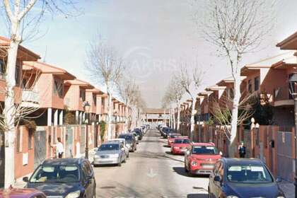 Cluster house for sale in Seseña, Toledo. 