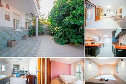 Chalet Adosado venta en Sevilla. 