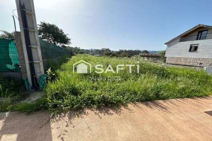 Residential land for sale in Pontevedra. 