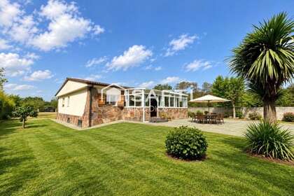House for sale in Cospeito, Lugo. 
